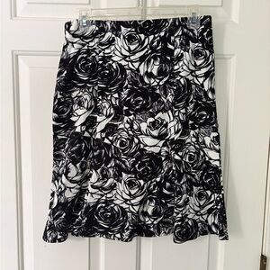 United Colors Of Benetton Vintage  Black and White Floral A-Line Skirt